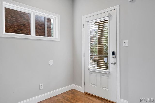 2122 Franz Park Lane, St Louis, MO 63139