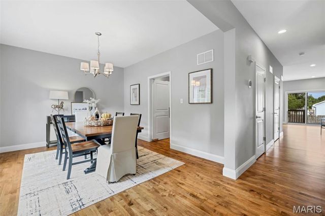 2122 Franz Park Lane, St Louis, MO 63139