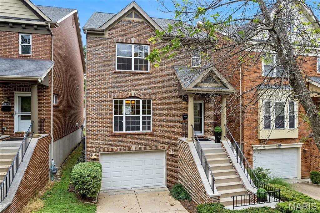 2122 Franz Park Lane, St Louis, MO 63139