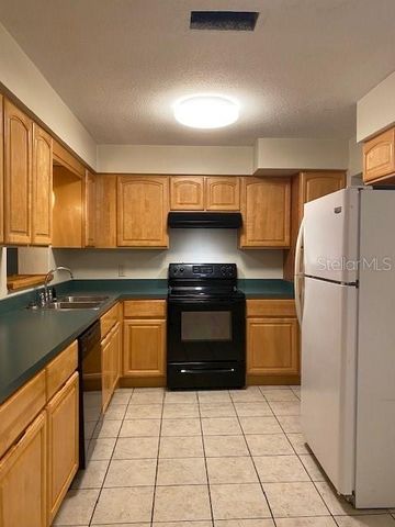 612 LAKE DRIVE, Deland, FL 32724