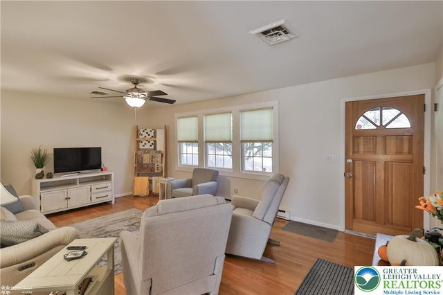 2698 Van Buren Road, Palmer Twp, PA 18045