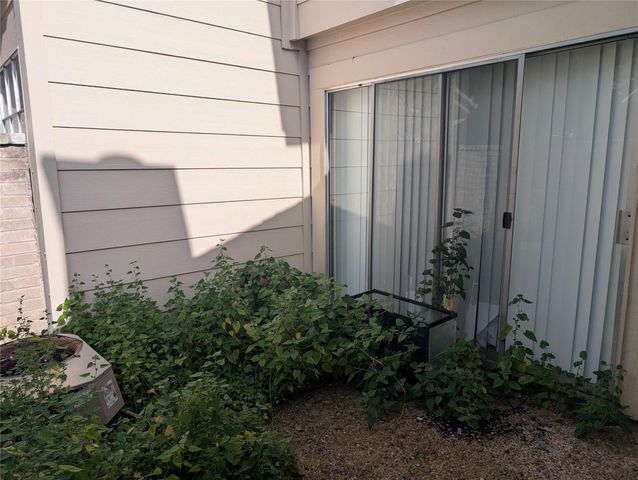 13002 Leader 906, Houston, TX 77072