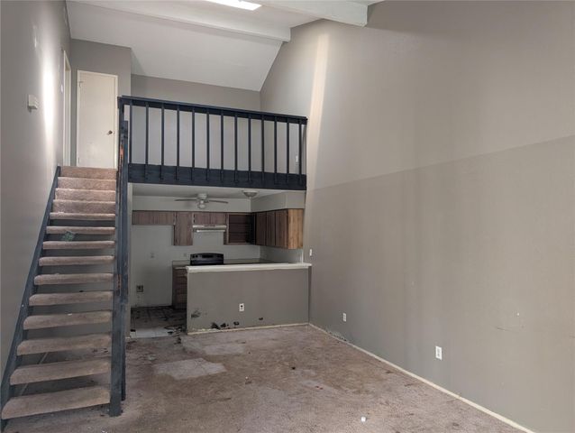 13002 Leader 906, Houston, TX 77072
