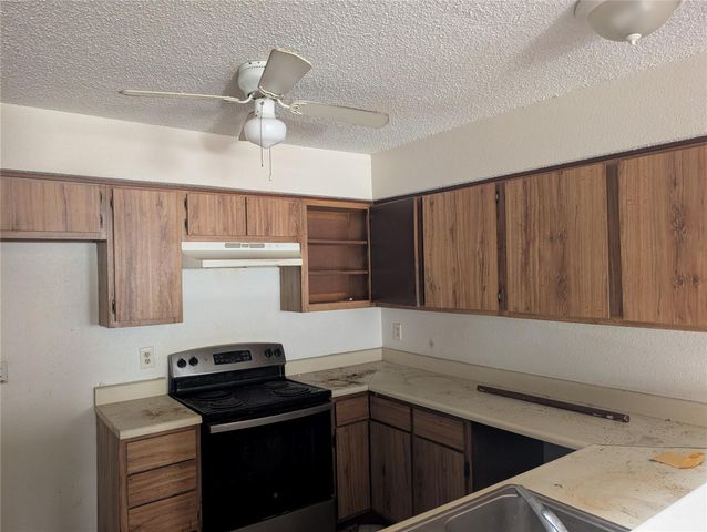 13002 Leader 906, Houston, TX 77072