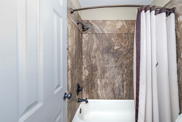 8525 Castle Creek Road, North Richland Hills, TX 76182