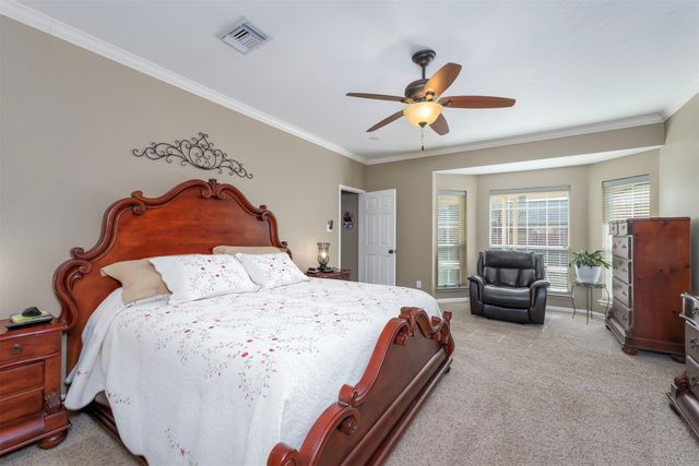 8525 Castle Creek Road, North Richland Hills, TX 76182