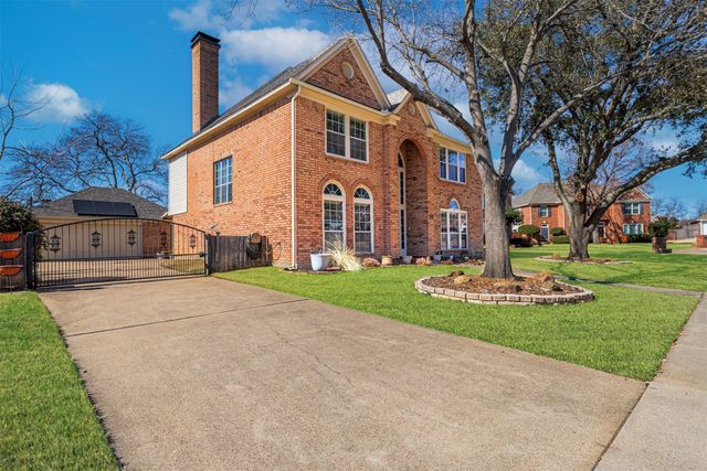 8525 Castle Creek Road, North Richland Hills, TX 76182