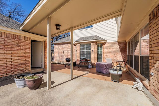 8525 Castle Creek Road, North Richland Hills, TX 76182