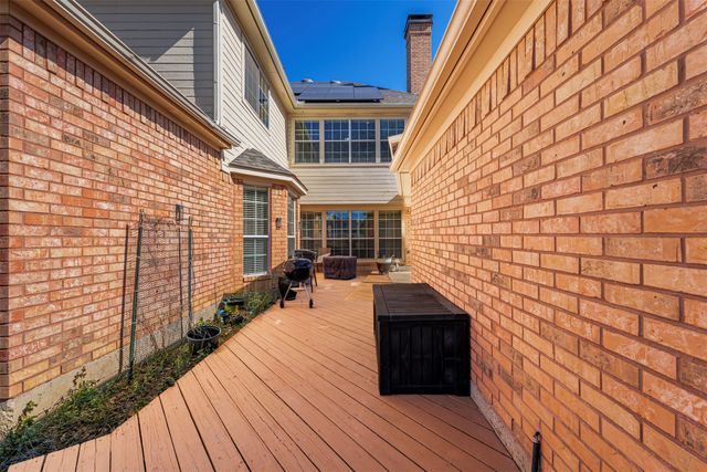 8525 Castle Creek Road, North Richland Hills, TX 76182