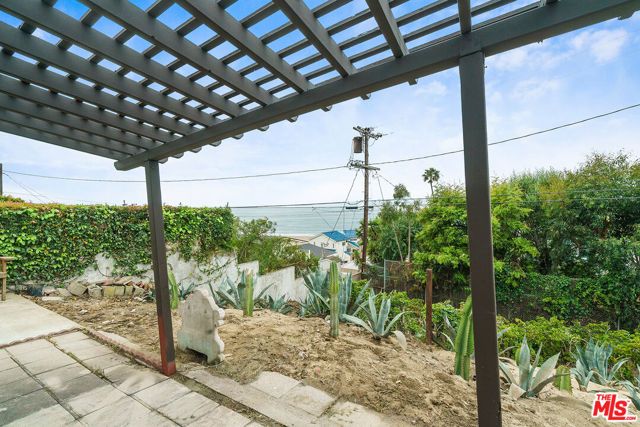 7325 Rindge Avenue, Playa Del Rey (los Angeles), CA 90293