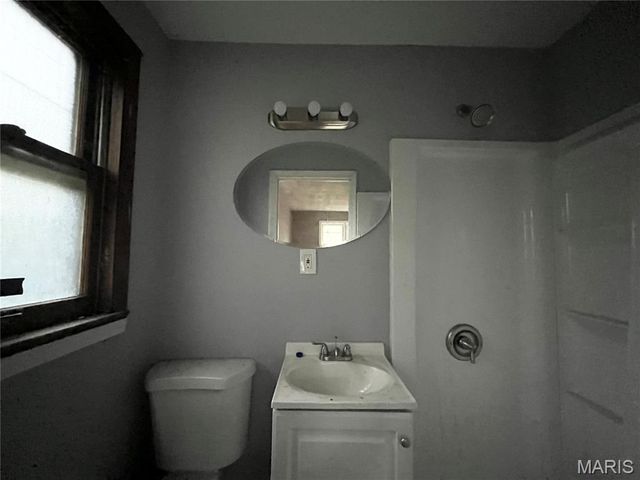 2721 Old Hanley Road, St Louis, MO 63114