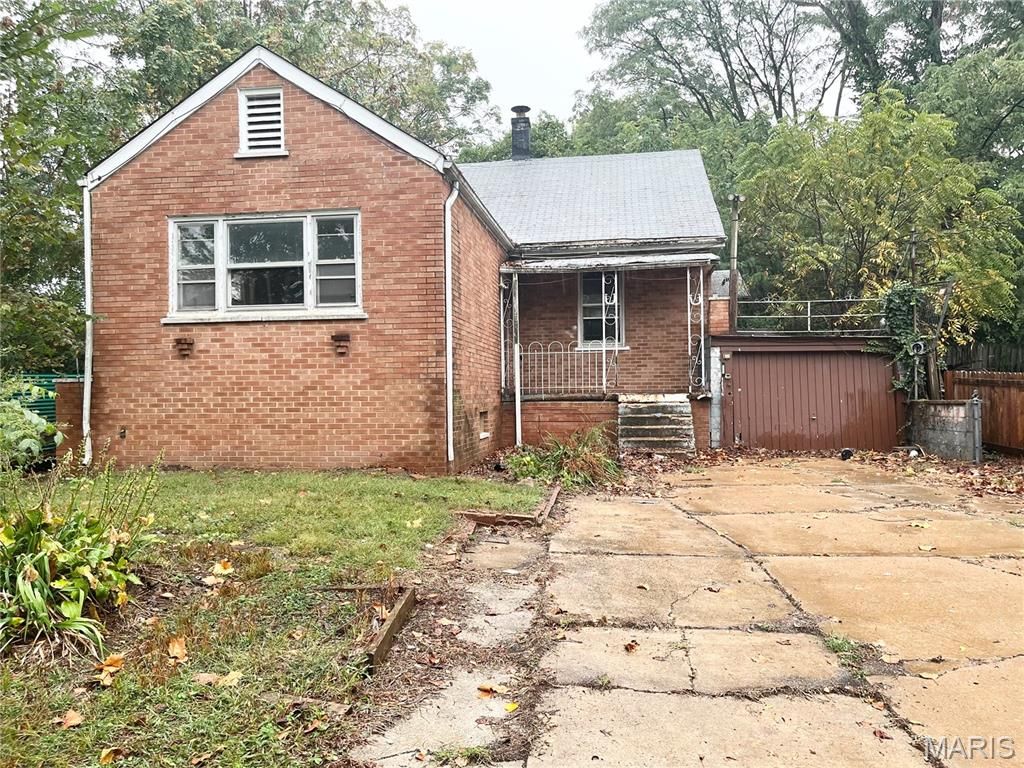 2721 Old Hanley Road, St Louis, MO 63114