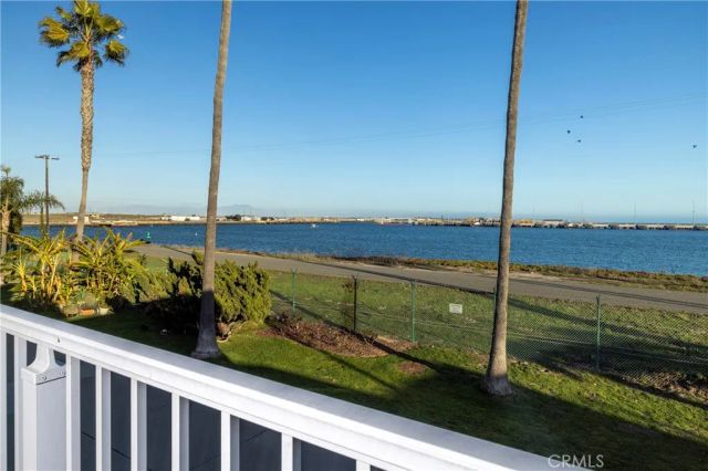 1627 Seal Way, Seal Beach, CA 90740