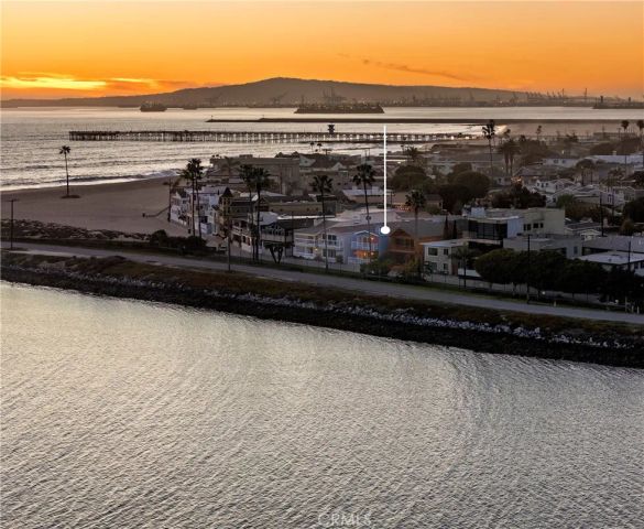 1627 Seal Way, Seal Beach, CA 90740