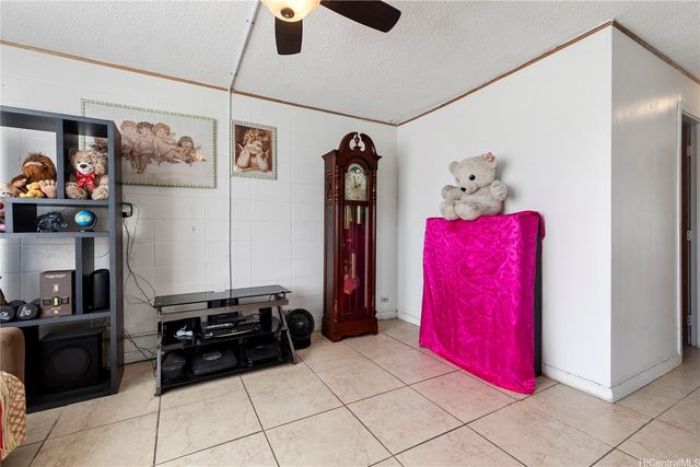 94-099 Waipahu Street A202, Waipahu, HI 96797