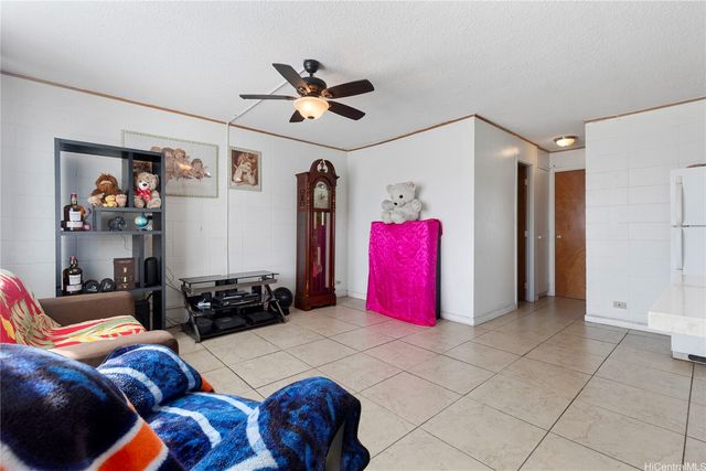 94-099 Waipahu Street A202, Waipahu, HI 96797