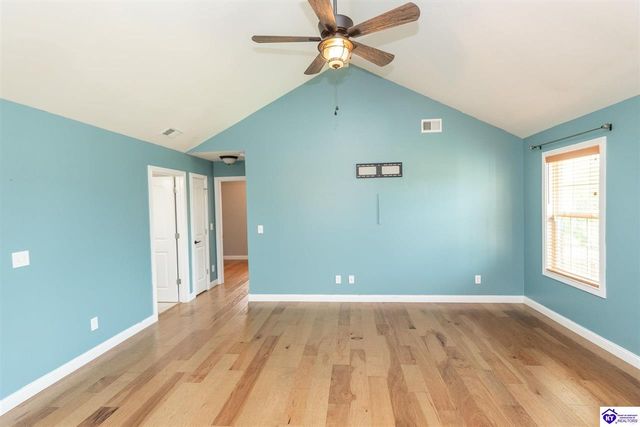 179 Twin Lakes Drive, Vine Grove, KY 40175