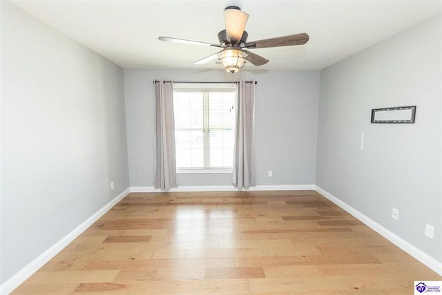 179 Twin Lakes Drive, Vine Grove, KY 40175