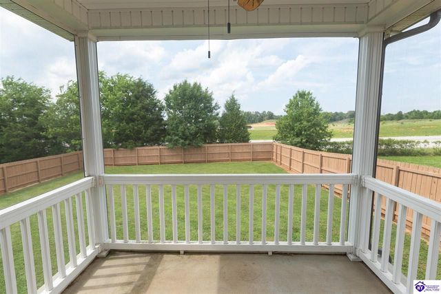 179 Twin Lakes Drive, Vine Grove, KY 40175