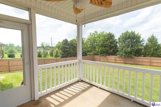 179 Twin Lakes Drive, Vine Grove, KY 40175