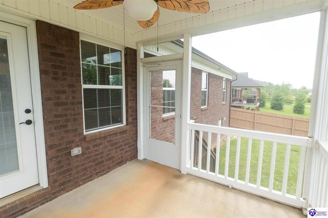 179 Twin Lakes Drive, Vine Grove, KY 40175