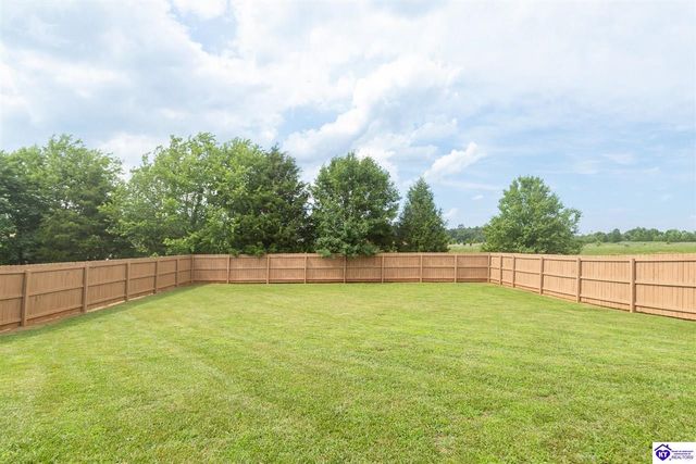 179 Twin Lakes Drive, Vine Grove, KY 40175