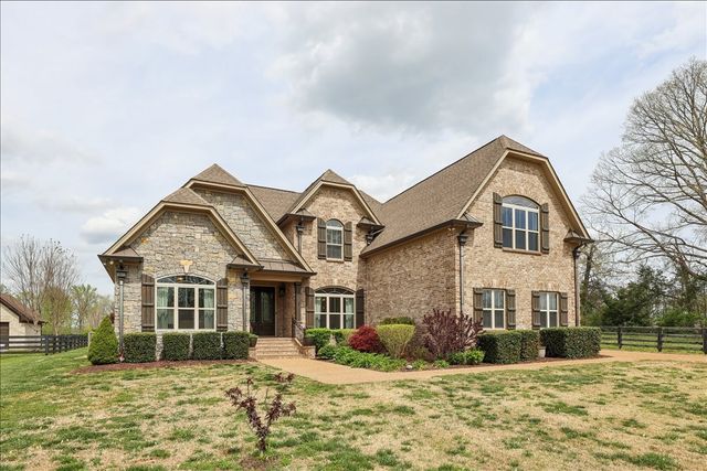 239 Cherokee Dock Rd, Lebanon, TN 37087