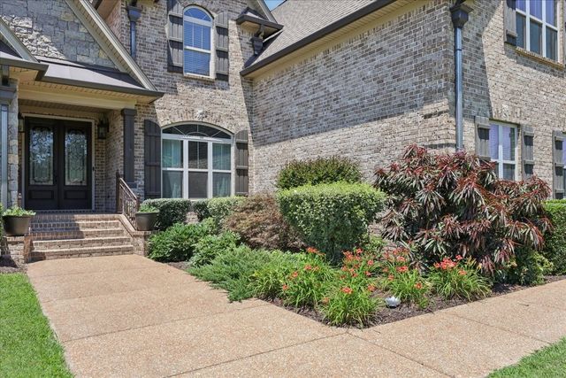 239 Cherokee Dock Rd, Lebanon, TN 37087