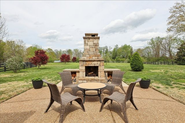 239 Cherokee Dock Rd, Lebanon, TN 37087