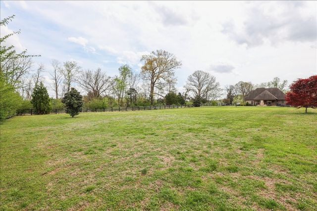 239 Cherokee Dock Rd, Lebanon, TN 37087