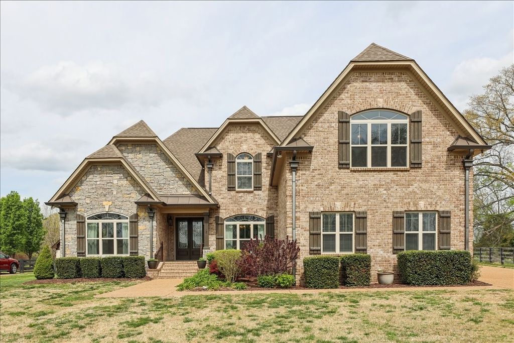 239 Cherokee Dock Rd, Lebanon, TN 37087