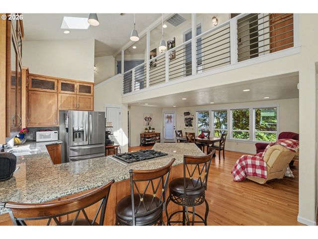 1685 HILLCREST Ct Nw, Salem, OR 97304