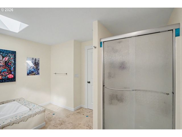 1685 HILLCREST Ct Nw, Salem, OR 97304