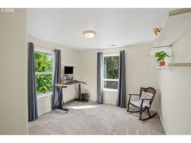 1685 HILLCREST Ct Nw, Salem, OR 97304