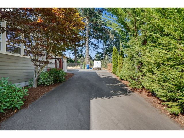 1685 HILLCREST Ct Nw, Salem, OR 97304