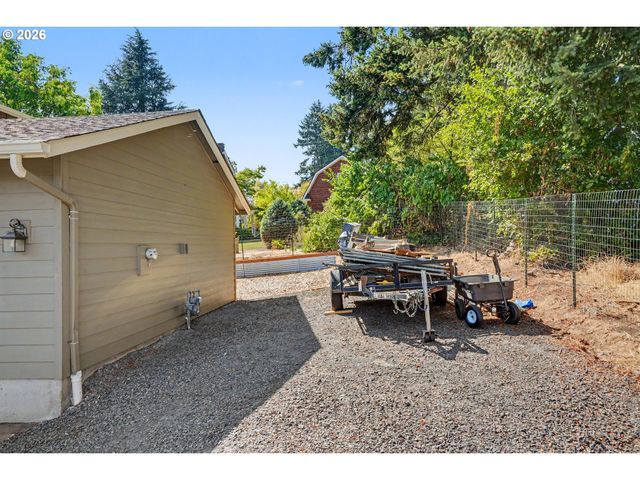 1685 HILLCREST Ct Nw, Salem, OR 97304