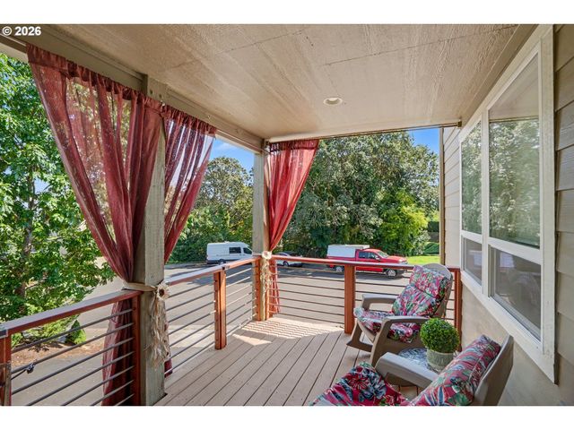 1685 HILLCREST Ct Nw, Salem, OR 97304