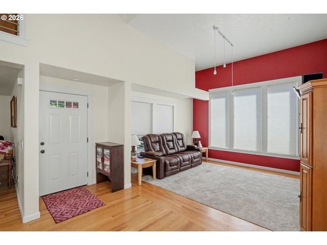 1685 HILLCREST Ct Nw, Salem, OR 97304
