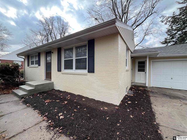 2419 Kessler Boulevard, Lincoln, NE 68502