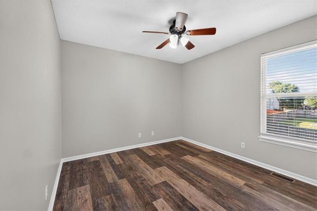 1109 White Oak Court, Raymore, MO 64083