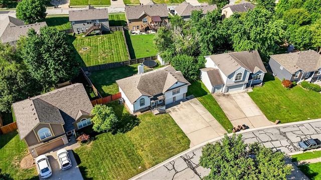 1109 White Oak Court, Raymore, MO 64083