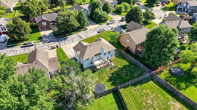 1109 White Oak Court, Raymore, MO 64083