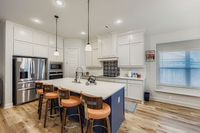 637 Summer Grove Drive, Midlothian, TX 76065