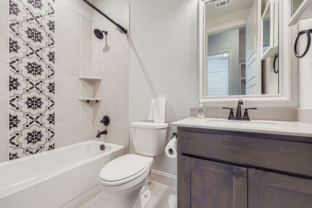 637 Summer Grove Drive, Midlothian, TX 76065