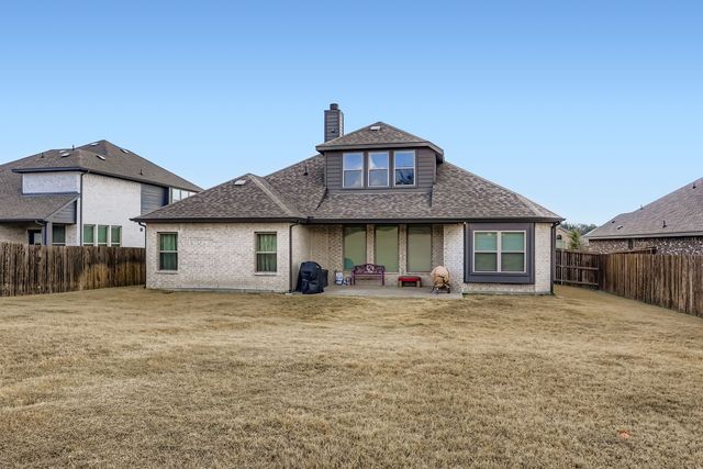 637 Summer Grove Drive, Midlothian, TX 76065