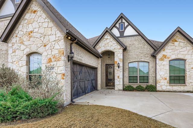 637 Summer Grove Drive, Midlothian, TX 76065