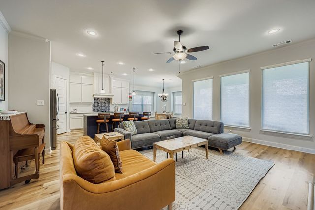 637 Summer Grove Drive, Midlothian, TX 76065