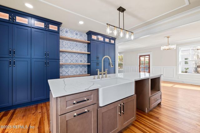 142 WASHINGTON Street, St. Augustine, FL 32084