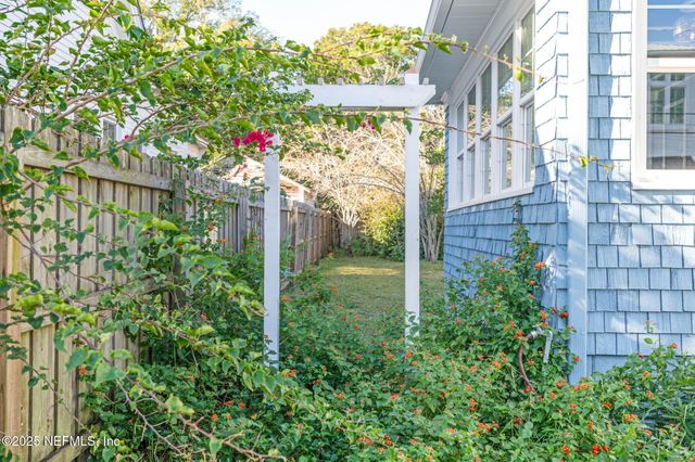 142 WASHINGTON Street, St. Augustine, FL 32084