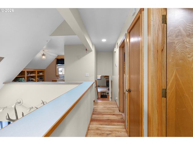 605 DEERWOOD Ct, Winston, OR 97496